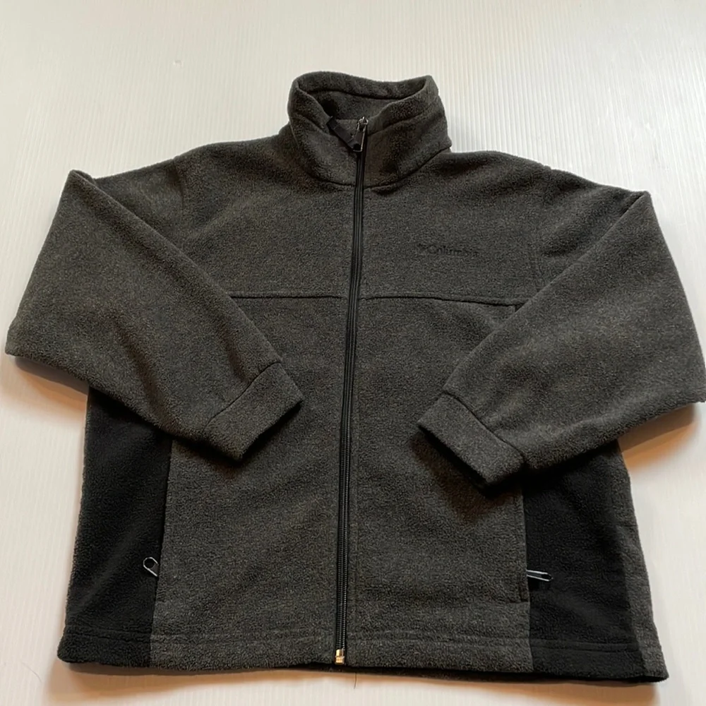 Columbia mock neck full zip fleece jacket, gray and black, kids size small